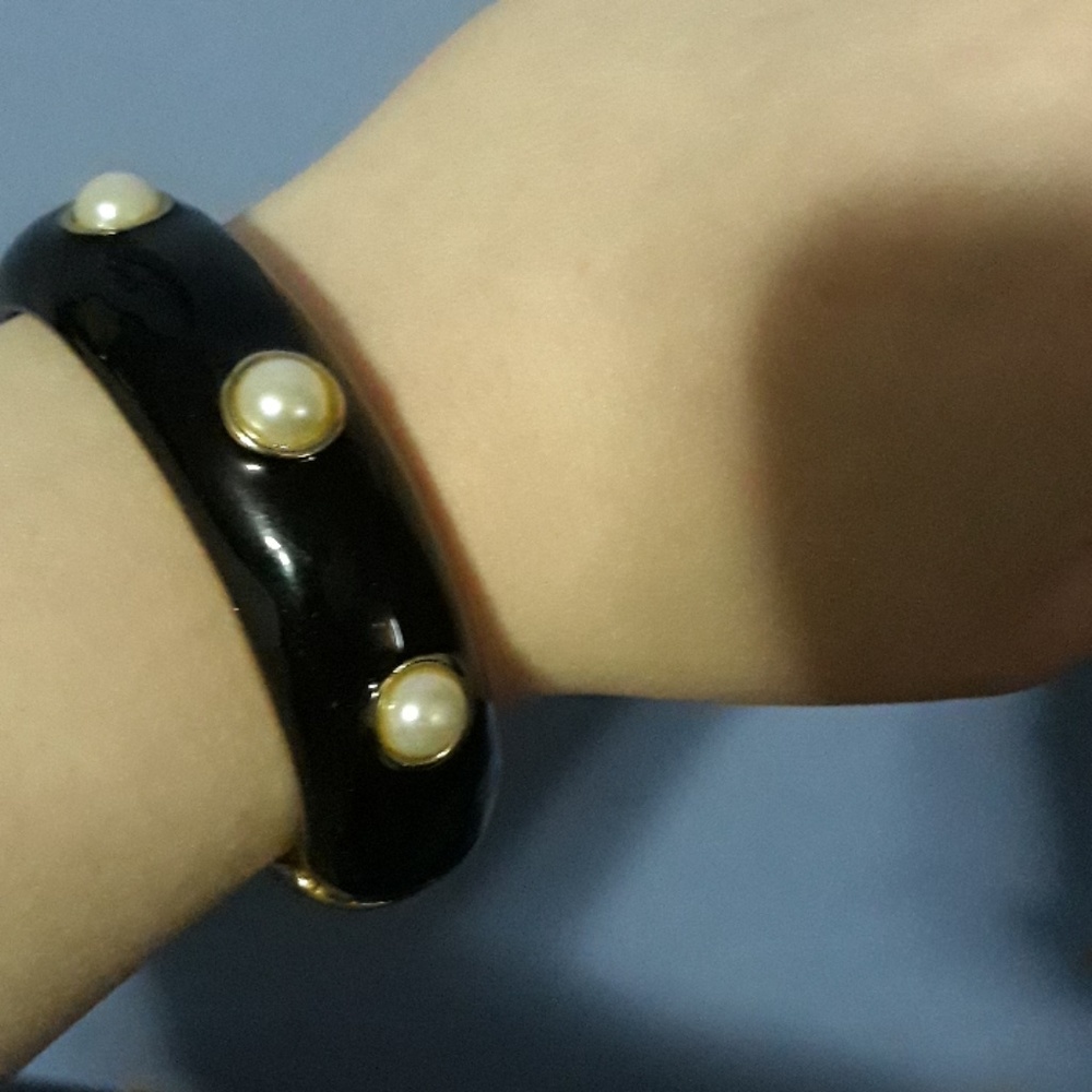 Metal clamp bracelet